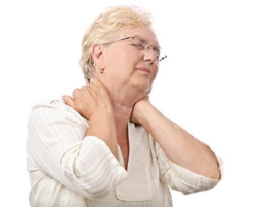 Bệnh loãng xương thường gặp ở người già