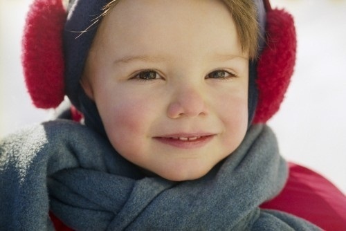 Cha mẹ cần lưu ý giữ ấm cho trẻ vào thời tiết lạnh, khi chuyển mùa