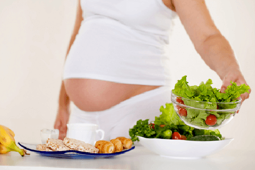 Bổ sung chế độ dinh dưỡng cho mẹ bầu để tránh huyết áp thấp