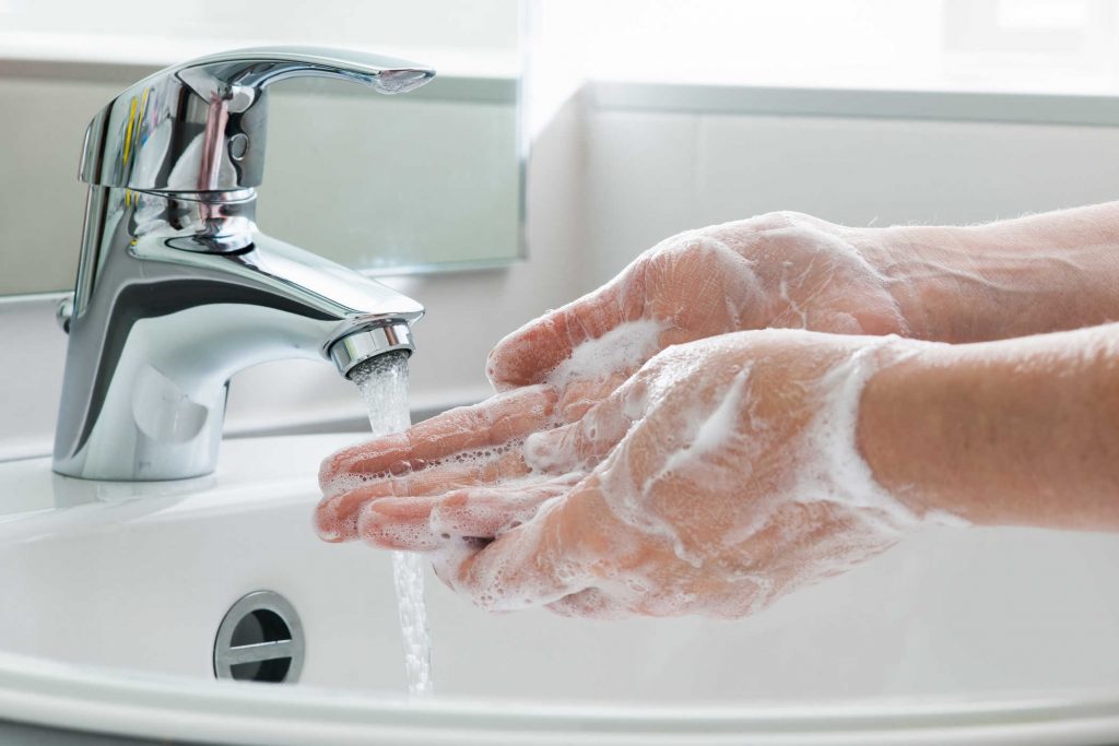 Rửa tay sạch sẽ góp phần chống cảm cúm