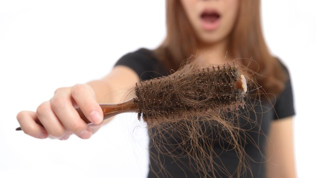 Bệnh nấm da đầu gây nên tình trạng rụng tóc