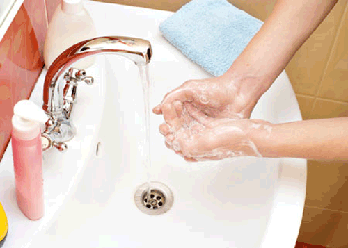 Rửa tay sạch bằng xà phòng là giải pháp phòng ngừa bệnh tay chân miệng