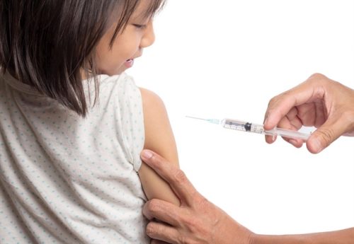 Cách dự phòng biến chứng thủy đậu là tiêm vắc xin phòng bệnh