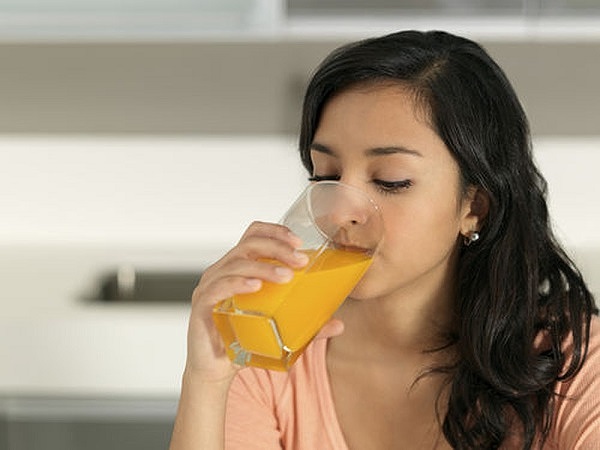 Sử dụng nước cam có khiến huyết áp giảm hay không?